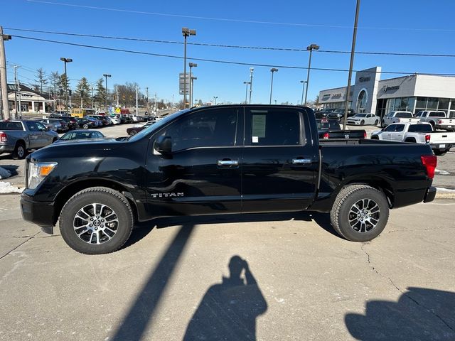 2021 Nissan Titan SV