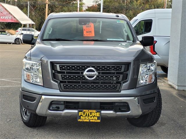 2021 Nissan Titan SV