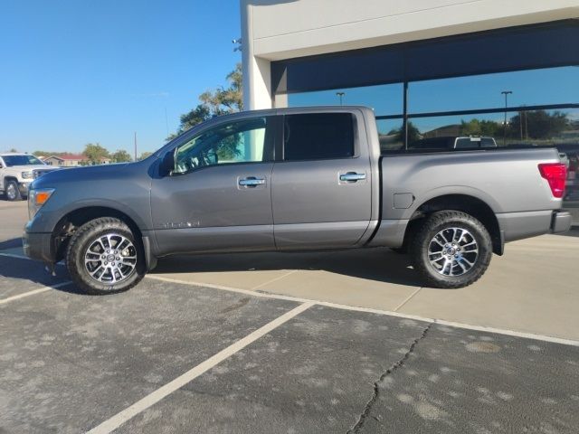 2021 Nissan Titan SV