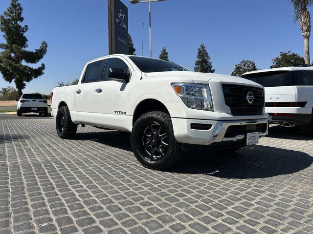 2021 Nissan Titan SV