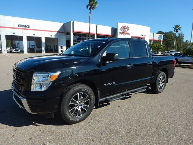 2021 Nissan Titan SV