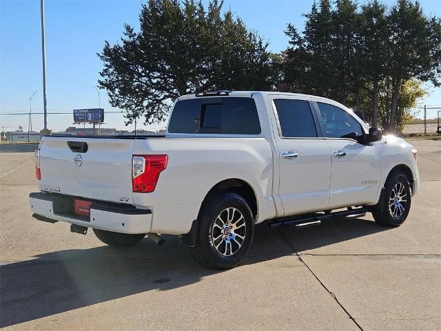 2021 Nissan Titan SV