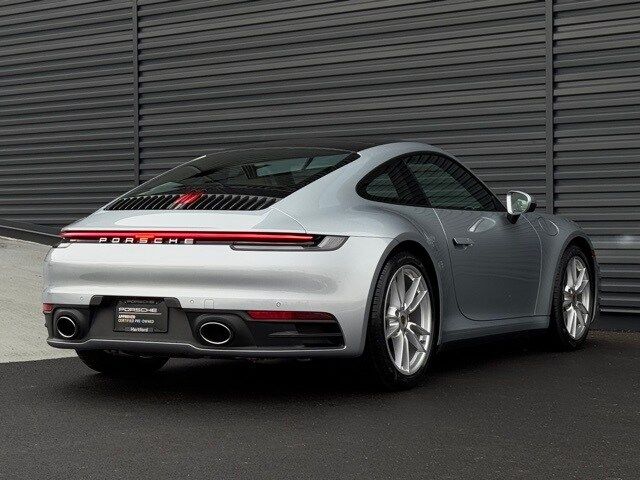 2021 Porsche 911 Carrera