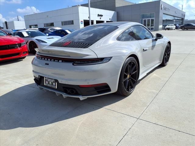 2021 Porsche 911 Carrera