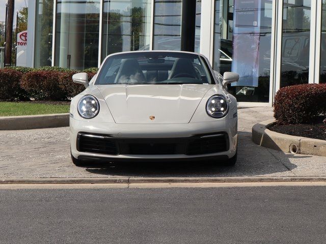 2021 Porsche 911 Carrera