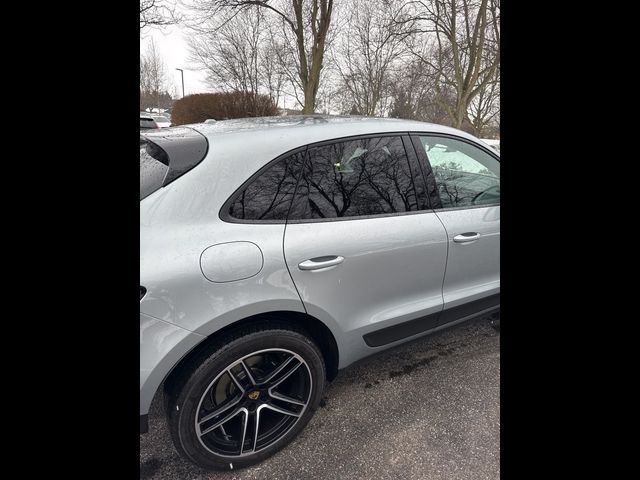 2021 Porsche Macan Base