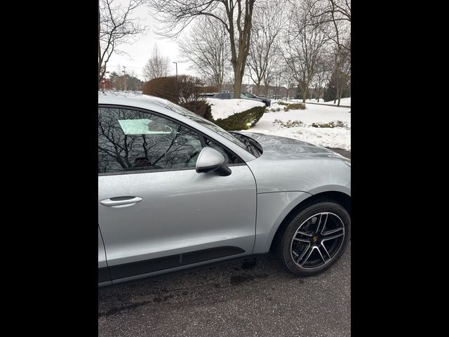 2021 Porsche Macan Base