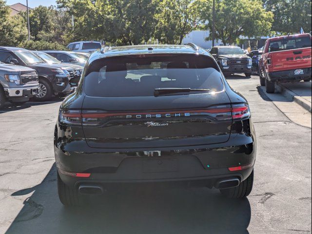 2021 Porsche Macan Base