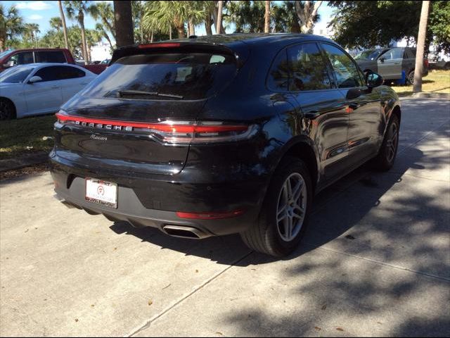 2021 Porsche Macan Base