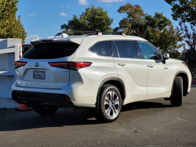 2021 Toyota Highlander Hybrid XLE