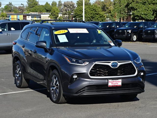 2021 Toyota Highlander Hybrid XLE