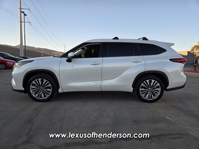 2021 Toyota Highlander Hybrid Platinum