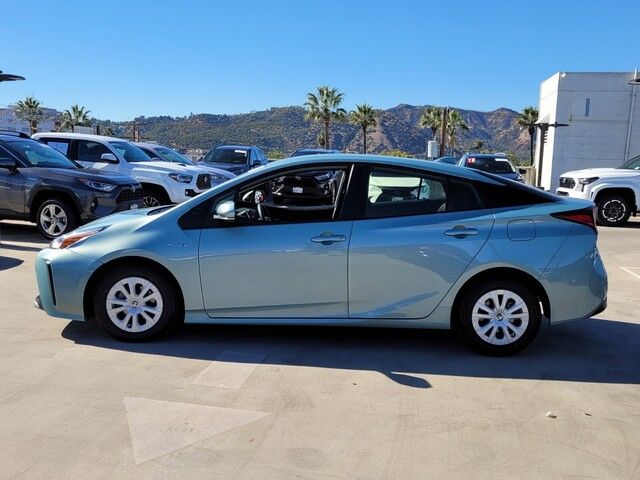 2021 Toyota Prius L Eco