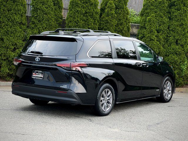 2021 Toyota Sienna LE