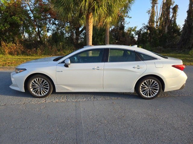 2021 Toyota Avalon Hybrid Limited