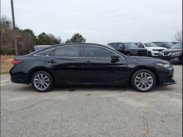 2021 Toyota Avalon Hybrid XLE