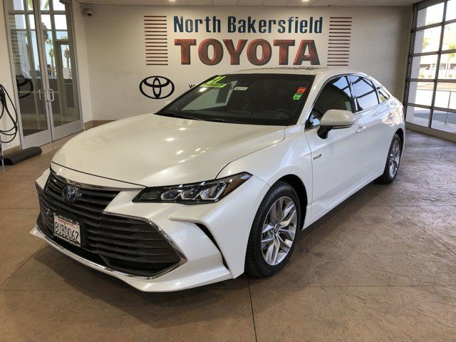 2021 Toyota Avalon Hybrid XLE