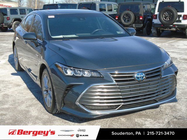 2021 Toyota Avalon Hybrid XLE