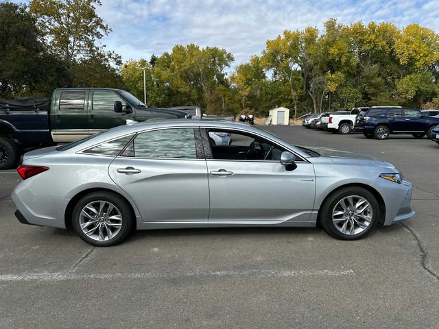 2021 Toyota Avalon Hybrid XLE