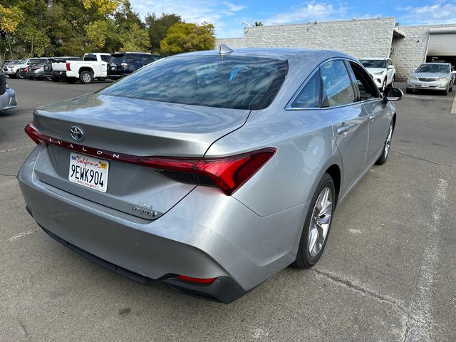 2021 Toyota Avalon Hybrid XLE