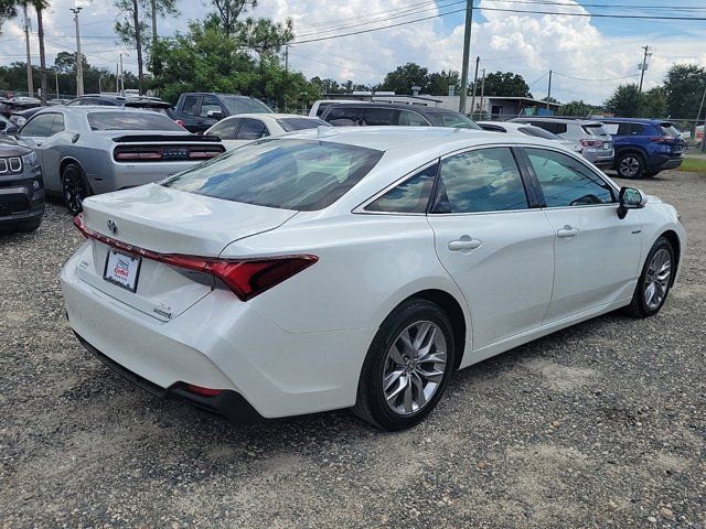 2021 Toyota Avalon Hybrid XLE