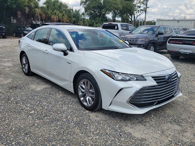 2021 Toyota Avalon Hybrid XLE