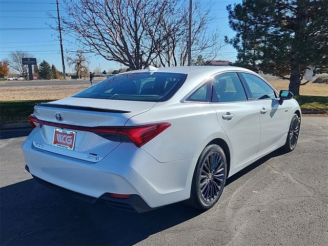 2021 Toyota Avalon Hybrid XSE