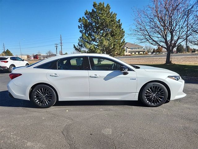 2021 Toyota Avalon Hybrid XSE