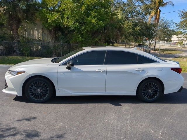 2021 Toyota Avalon Hybrid XSE