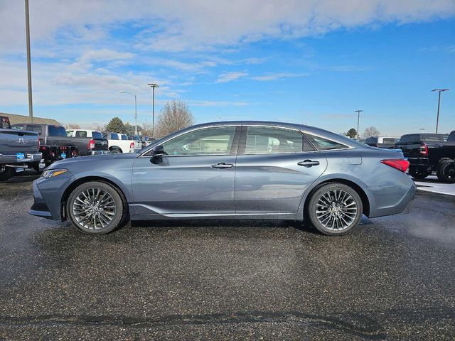 2021 Toyota Avalon Hybrid XSE