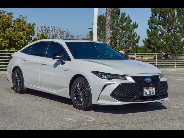 2021 Toyota Avalon Hybrid XSE