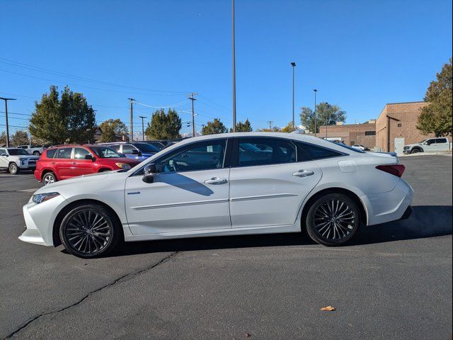 2021 Toyota Avalon Hybrid XSE