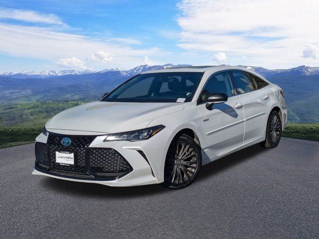 2021 Toyota Avalon Hybrid XSE