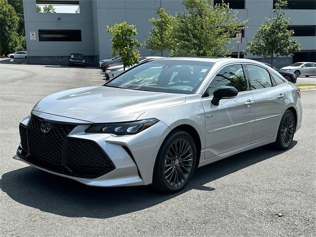 2021 Toyota Avalon Hybrid XSE