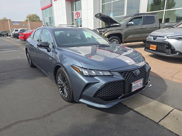 2021 Toyota Avalon Hybrid XSE