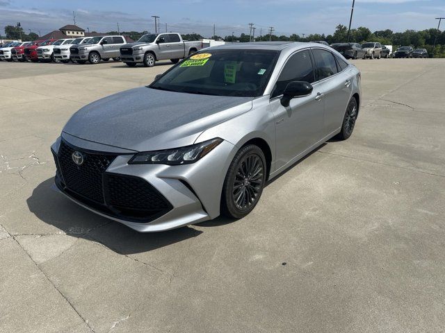 2021 Toyota Avalon Hybrid XSE