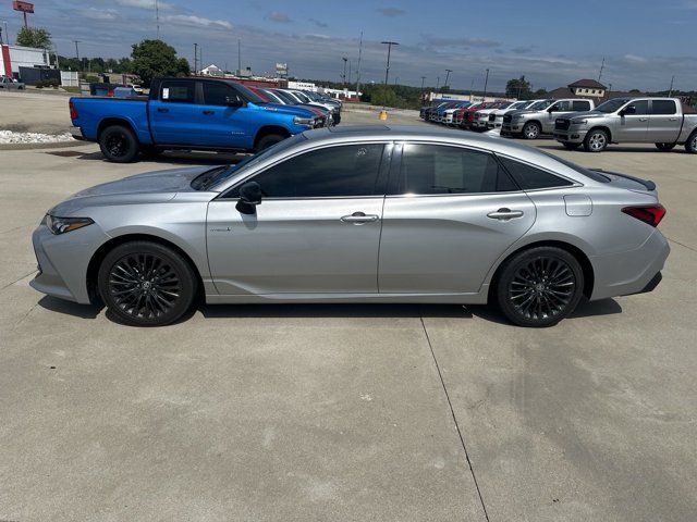 2021 Toyota Avalon Hybrid XSE