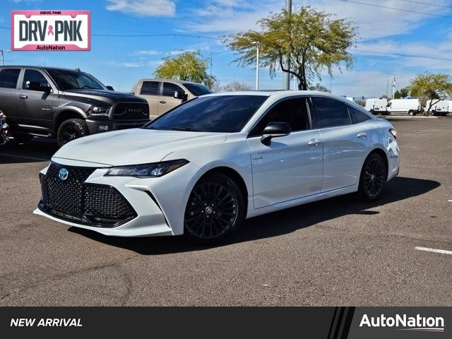 2021 Toyota Avalon Hybrid XSE