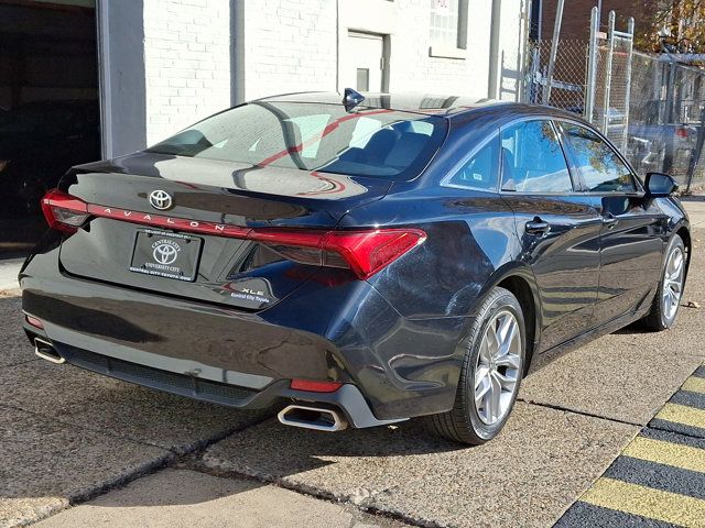 2021 Toyota Avalon XLE