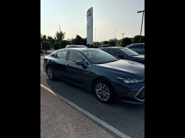 2021 Toyota Avalon Hybrid XLE