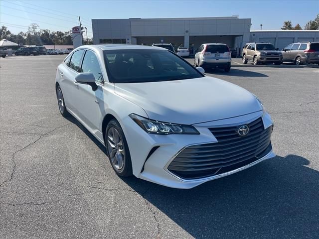 2021 Toyota Avalon Hybrid XLE