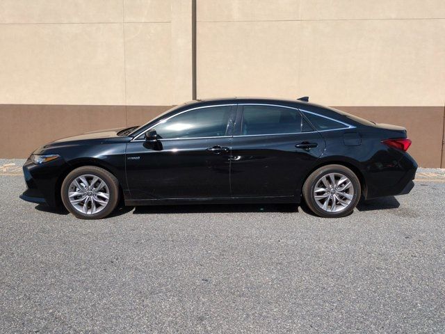 2021 Toyota Avalon Hybrid XLE