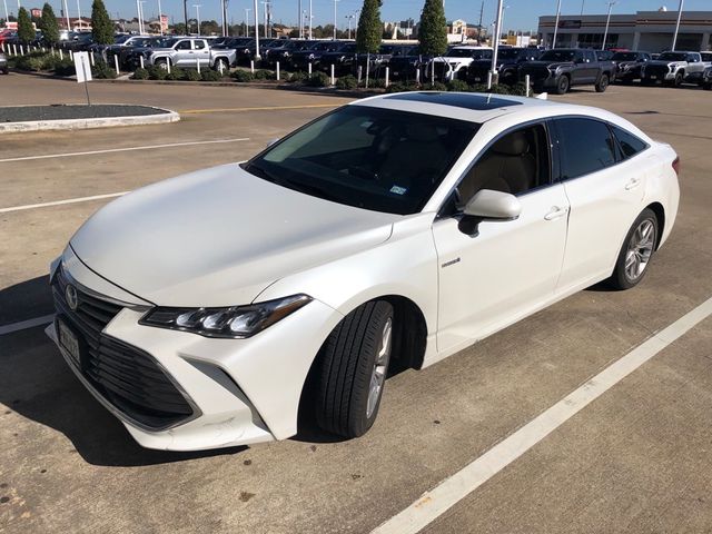 2021 Toyota Avalon Hybrid XLE