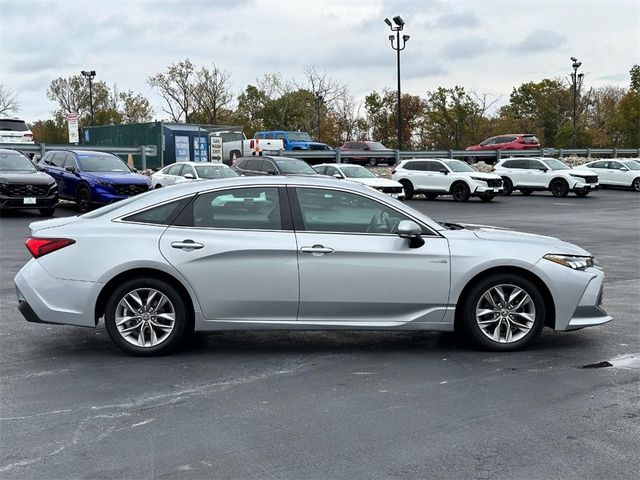 2021 Toyota Avalon Hybrid XLE