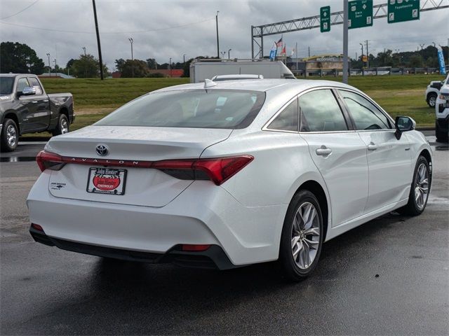 2021 Toyota Avalon Hybrid XLE