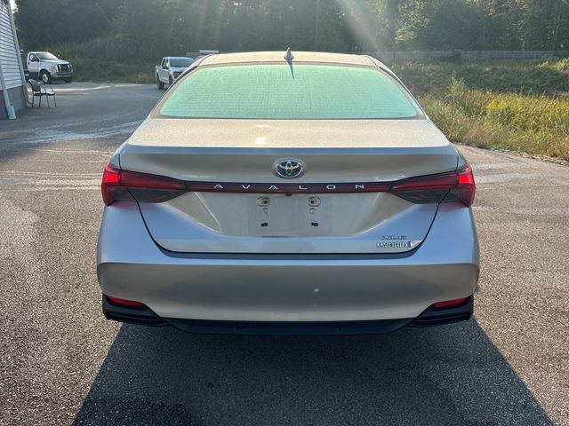 2021 Toyota Avalon Hybrid XLE