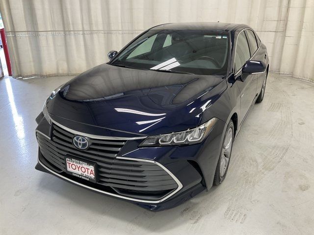 2021 Toyota Avalon Hybrid XLE
