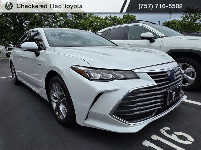 2021 Toyota Avalon Hybrid XLE