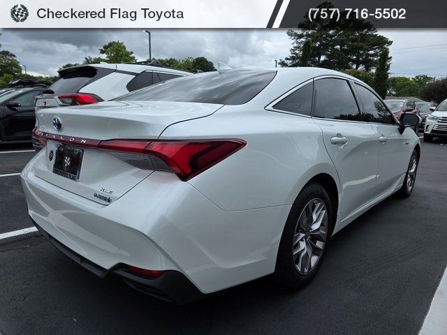 2021 Toyota Avalon Hybrid XLE
