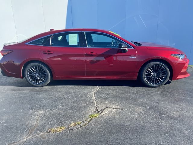 2021 Toyota Avalon Hybrid XSE